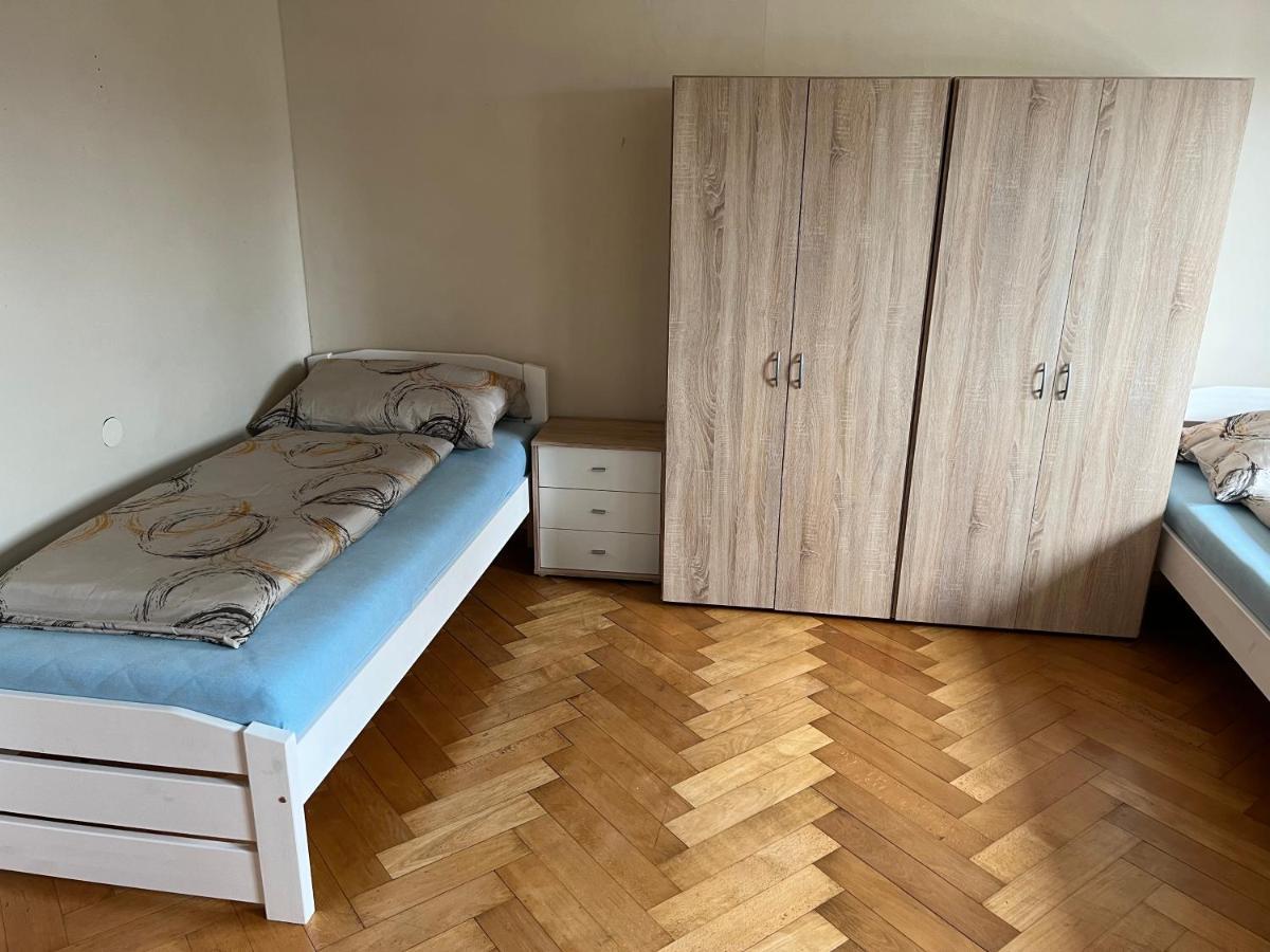 Orkhan Latifov Höchst Exterior foto